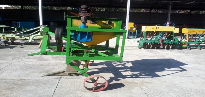 Pant Subsoiler-cum-Vermicompost and Soil Amendments Applicator